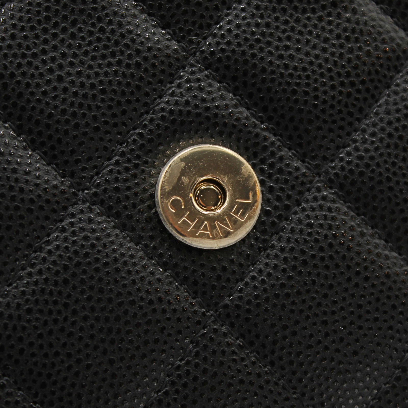 Matelasse Caviar Black Wallet on Chain