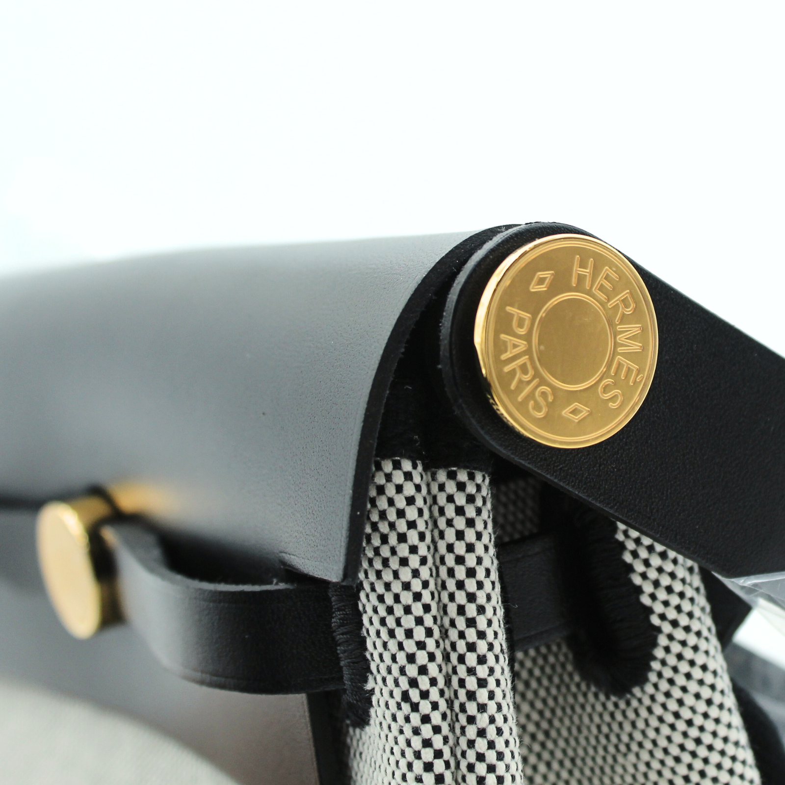 Herbag zip 20 Toile H Viking Ecre+Black Crossbody Bag