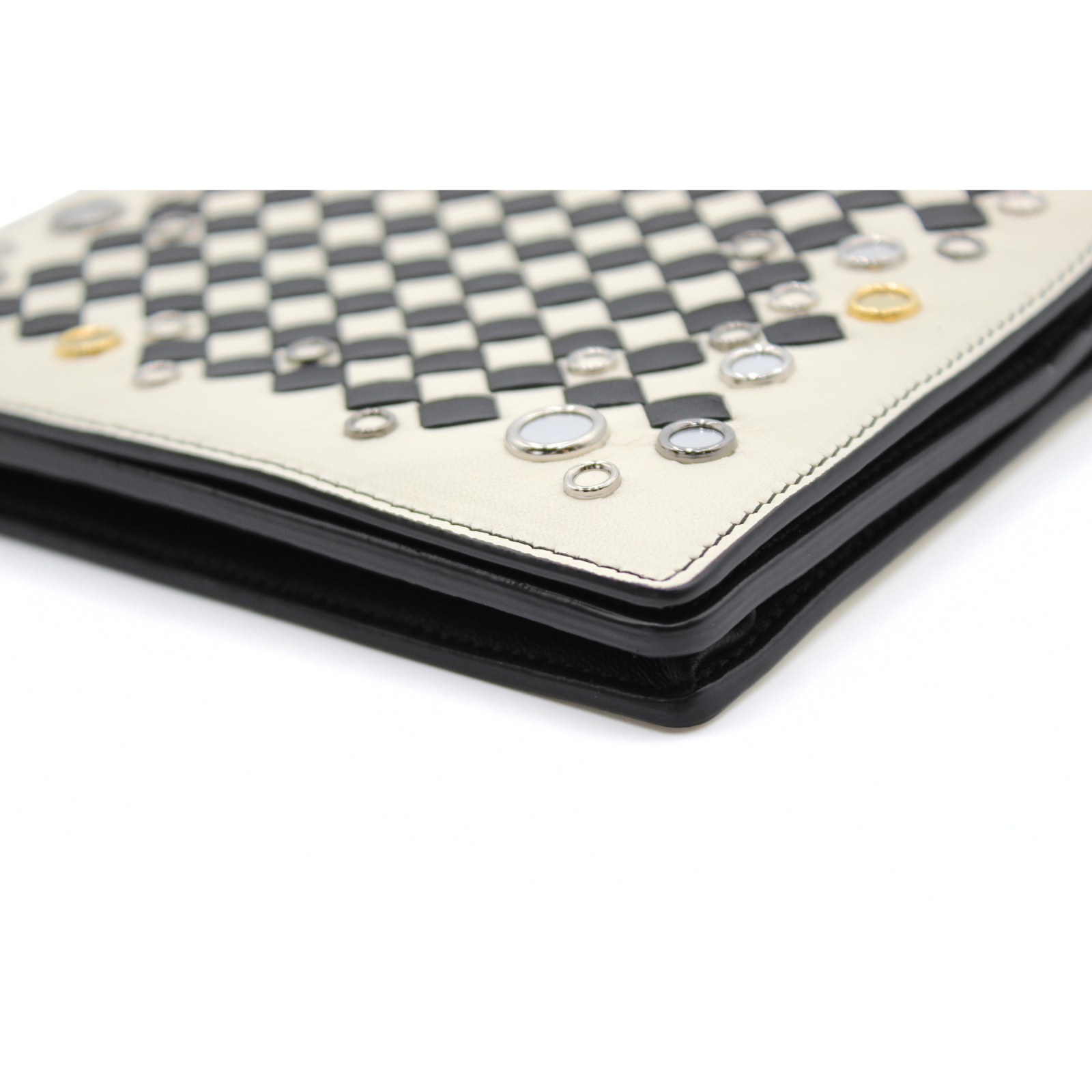 Intrecciato Lamb White & Black Wallet On Chain
