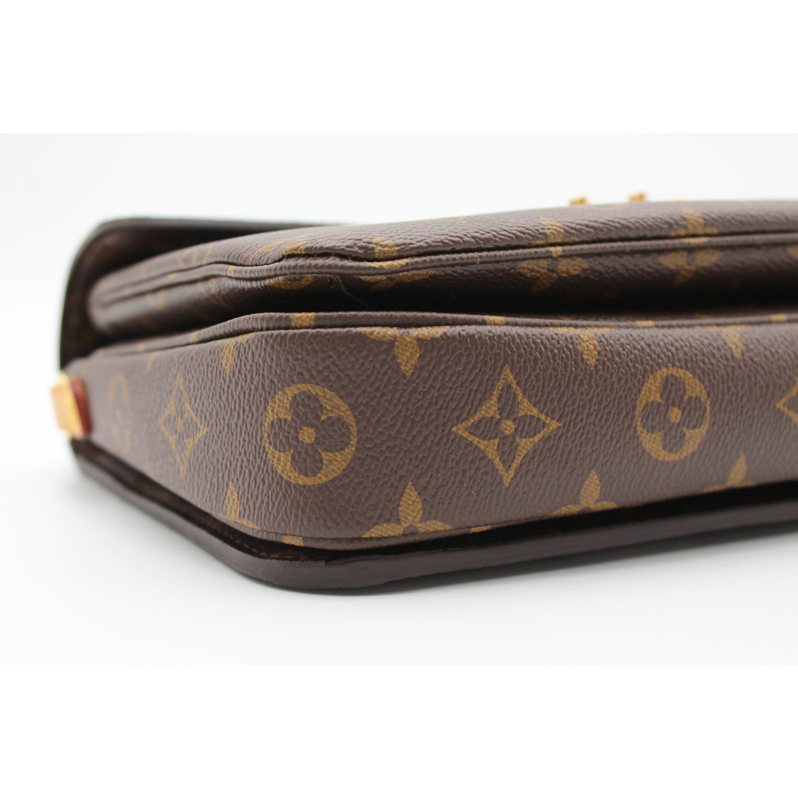 Pochette Metis MM Monogram Handbag