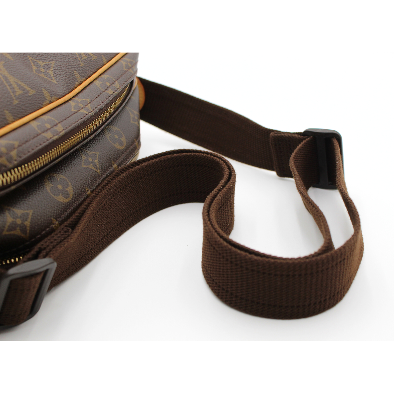 Reporter 28 Monogram Crossbody Bag
