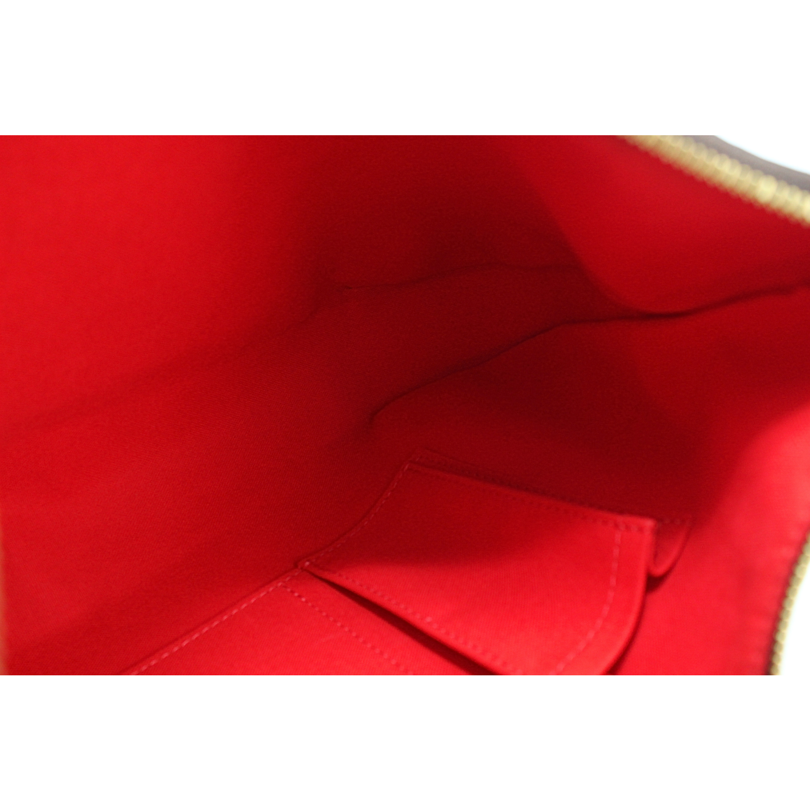 Thames GM Damier Shoulder Bag