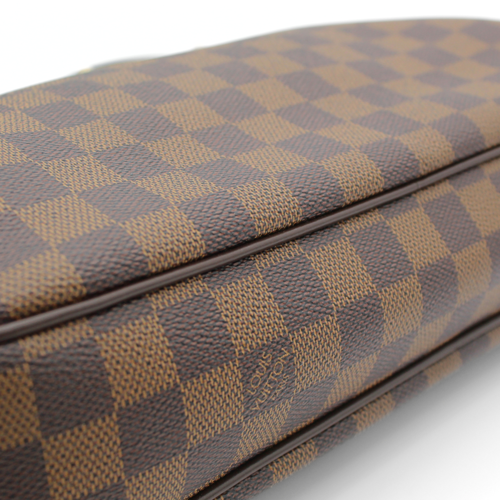 Thames GM Damier Shoulder Bag