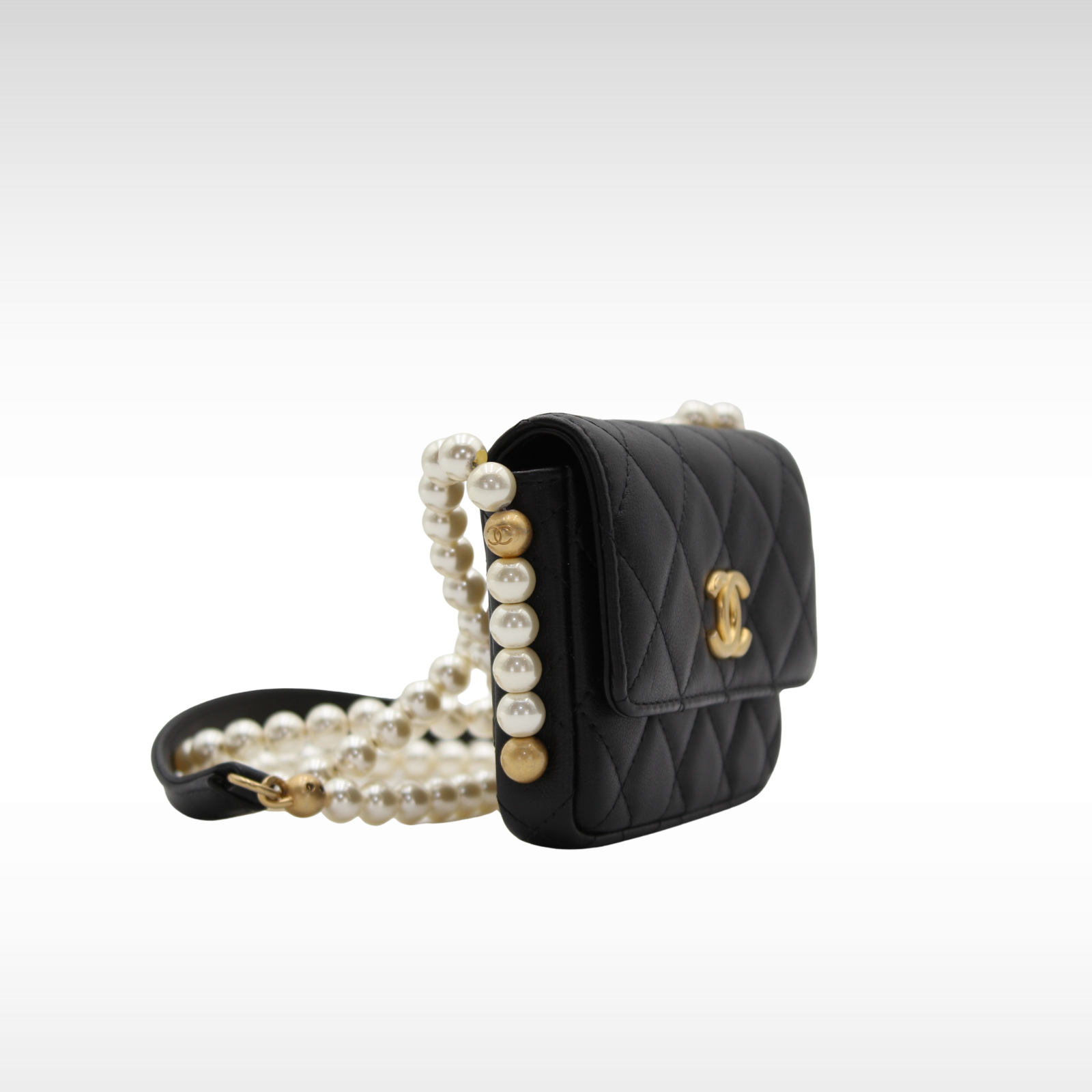 Matelasse Lamb Black Wallet on Chain