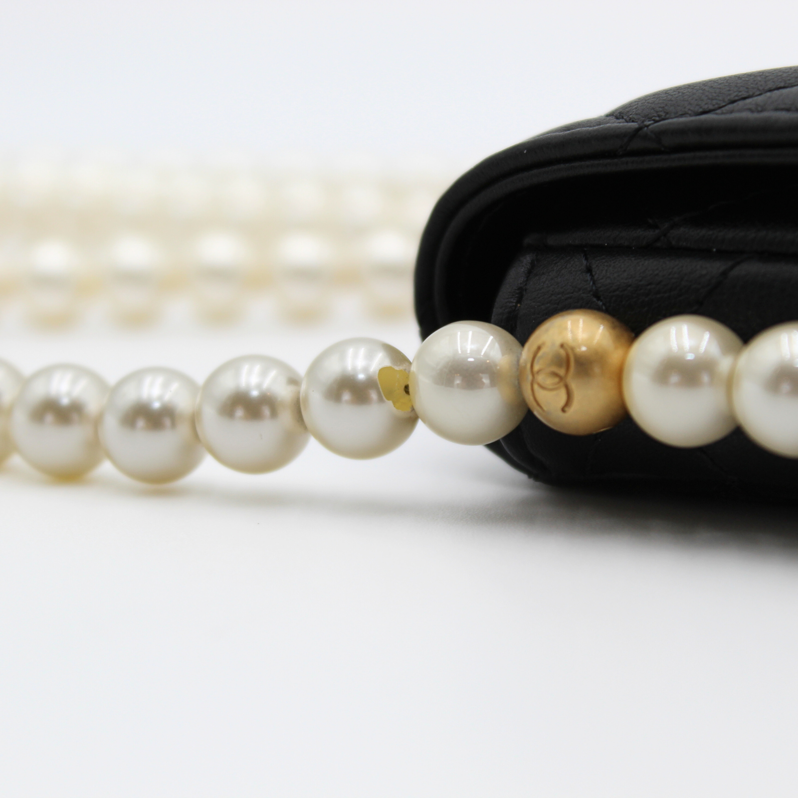 Matelasse Lamb Black Wallet on Chain