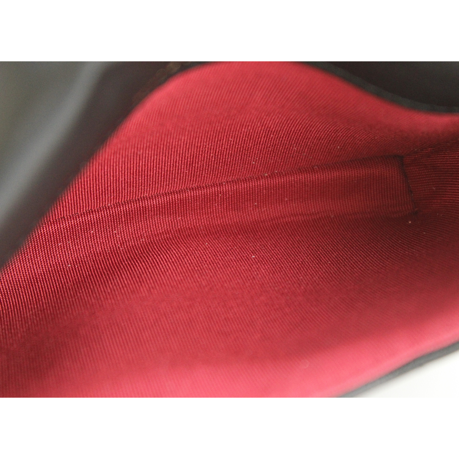 Matelasse Lamb Black Wallet on Chain