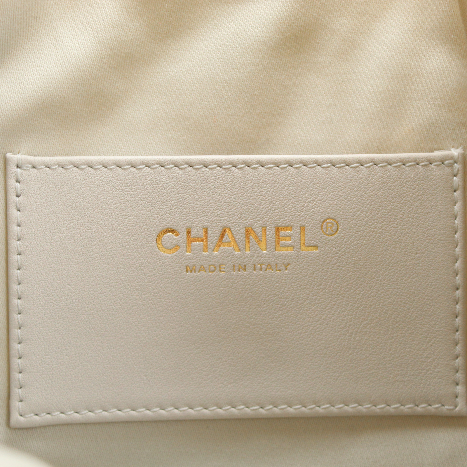 CHANEL 25 Small Tweed White Shoulder Bag
